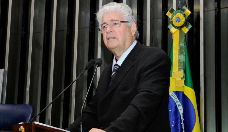 Roberto Requião confirma pré-candidatura à Câmara dos Deputados