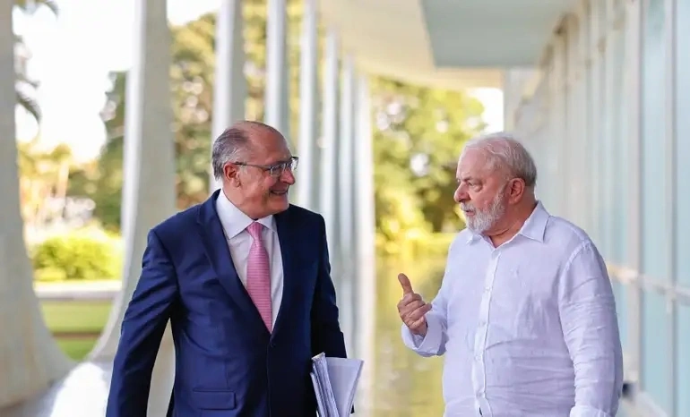 Lula confirma Alckmin como pré-candidato a vice nas eleições