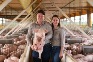 Casal de Maripá se destaca na integração suinícola C.Vale/Frimesa