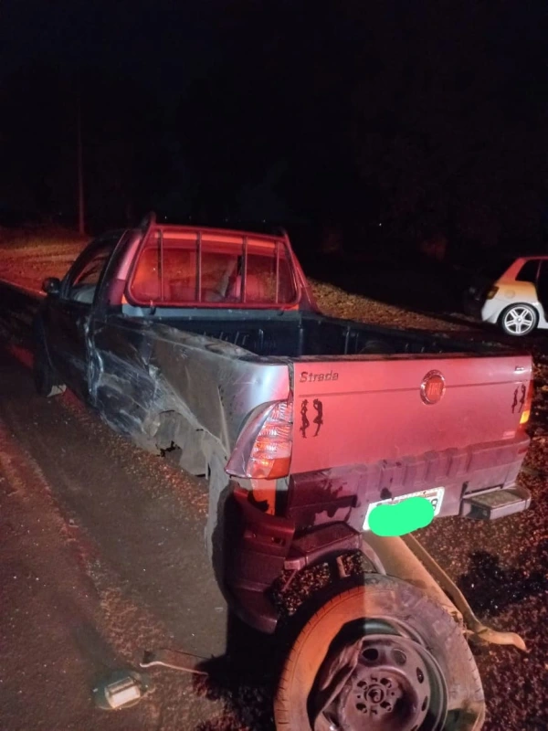 Idoso e passageira ficam feridos em acidente na PR-317