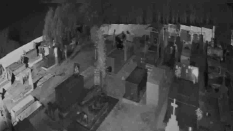Oito túmulos são violados e restos mortais são furtados em cemitério no interior do PR