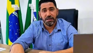 Prefeito de cidade do Paraná é preso com carro clonado e diz que foi vítima de golpe: 'Eu deveria ter feito uma perícia'