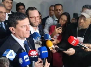 Sem rival definido, Moro afaga Ratinho Junior: "Não somos adversários"