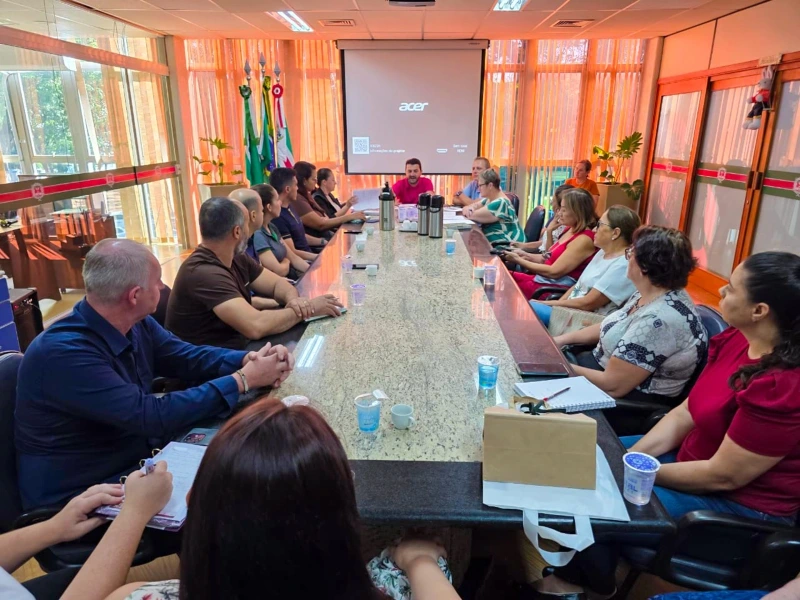 Reunião com entidades define detalhes para a feijoada beneficente em Marechal Rondon