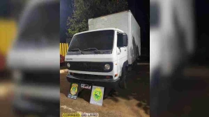 Caminhão roubado é recuperado e cigarros contrabandeados apreendidos em Santa Helena