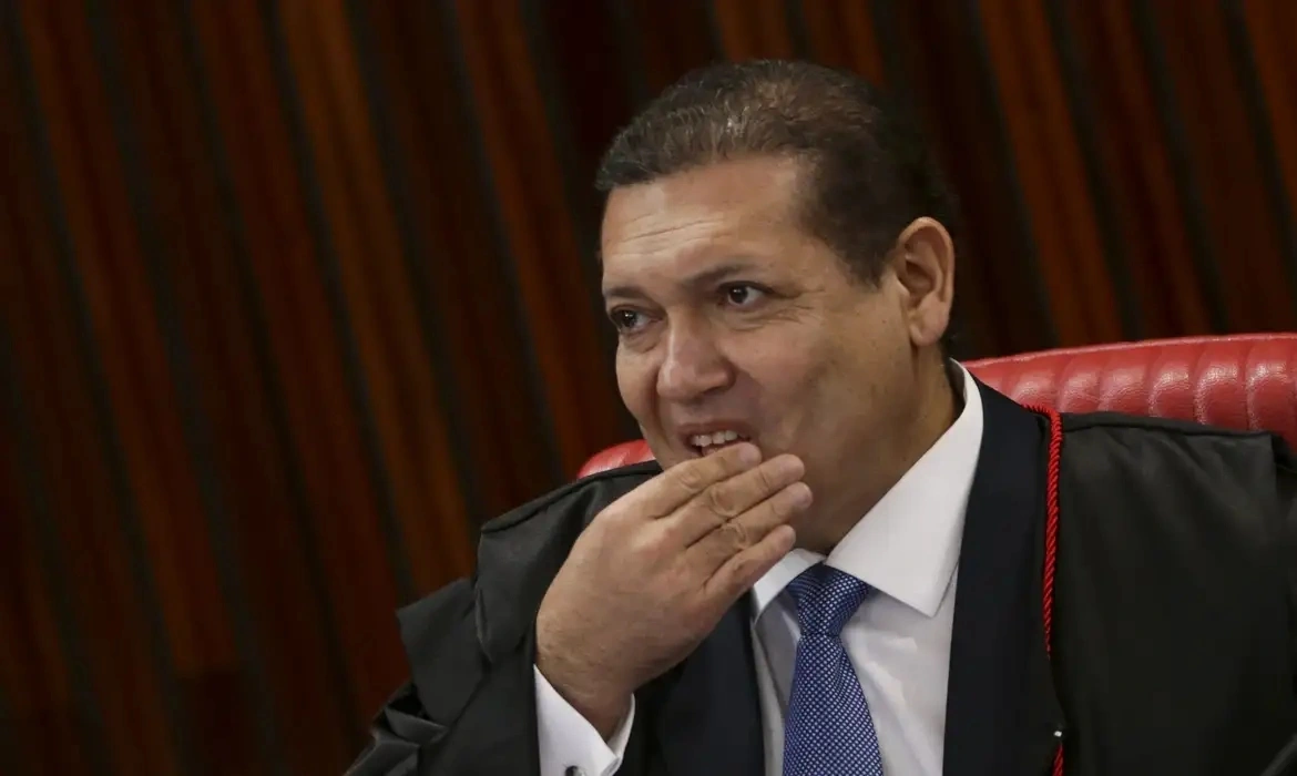 Indicados por Bolsonaro ao STF assumirão comando do TSE pela primeira vez