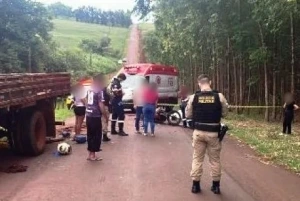 Jovem morre em acidente entre moto e caminhão em Maripá