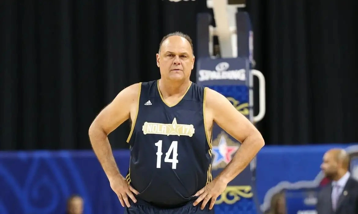 Jogador de basquete Oscar Schmidt morre aos 68 anos