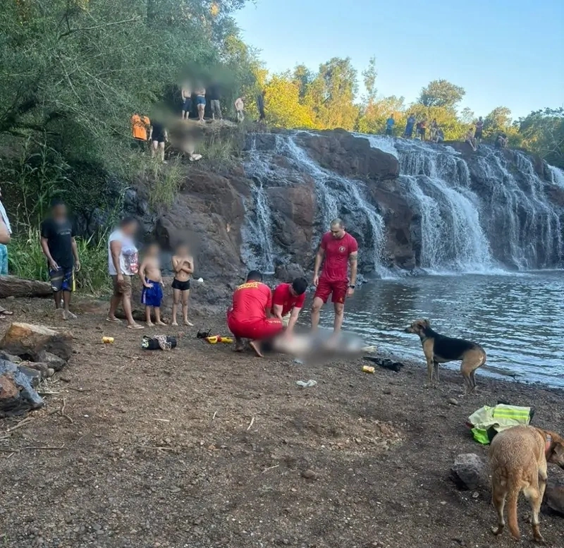 Jovem morre afogado e adolescente é resgatado em cachoeira em Campo Mourão