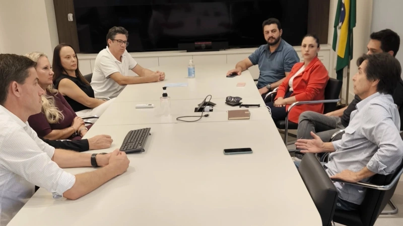 Integrantes do Executivo rondonense e da Acimacar voltam a cobrar a finalização da obra da sede do BPFron