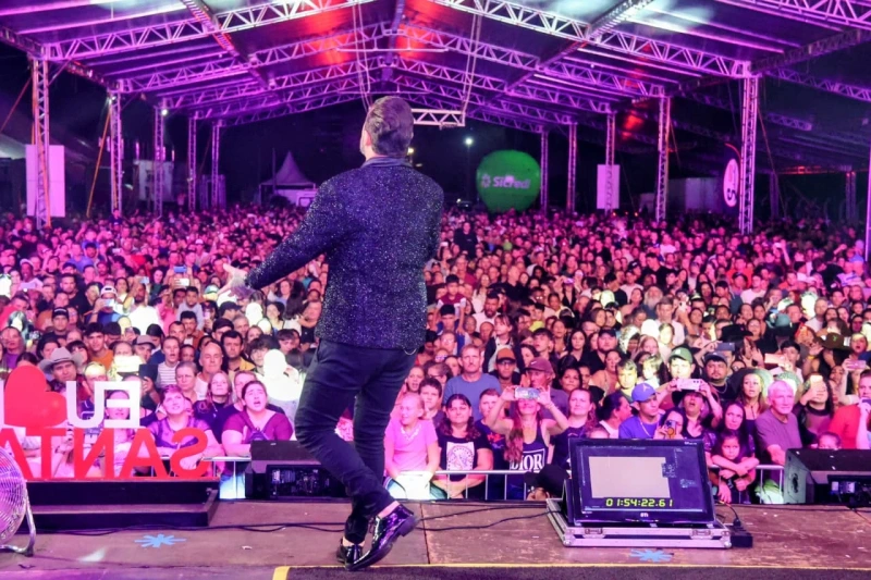 Corpo e Alma anima multidão e é destaque no segundo dia de Expo Rosa 2026