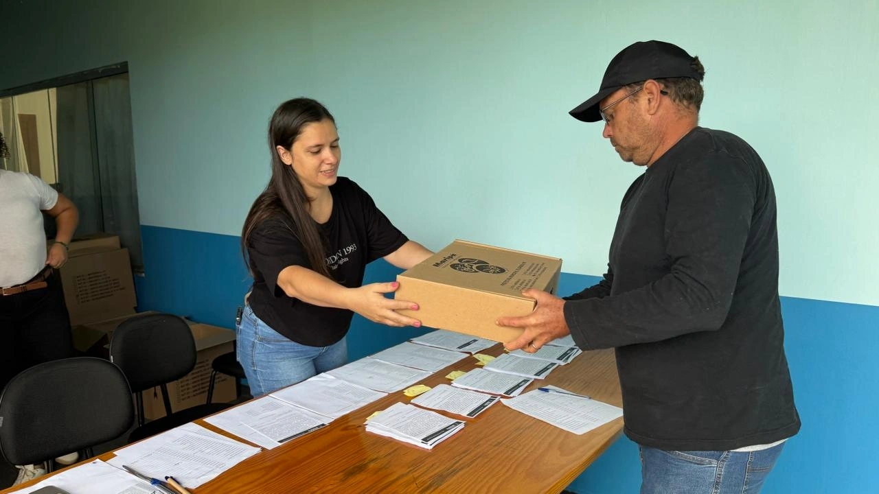 Maripá realiza entrega inédita de kits de materiais escolares para alunos da rede municipal de ensino
