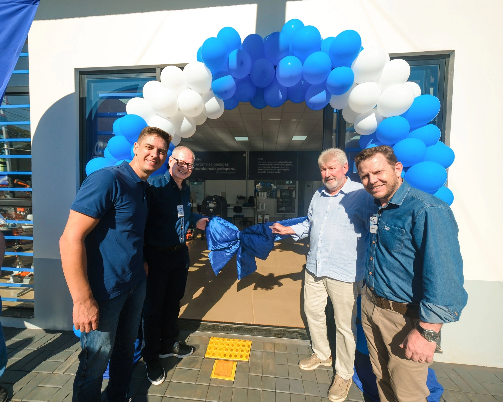 C.Vale inaugura loja agropecuária com 2.300 itens em Nova Santa Rosa