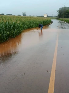 Prefeitura rondonense presta apoio em locais afetados pelas fortes chuvas