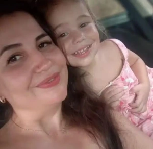Mãe e filha são encontradas mortas em carro submerso em rio do Paraná