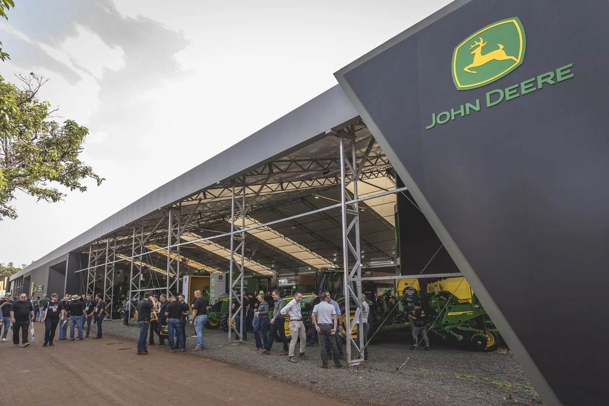 John Deere aposta nos financiamentos em dólar para garantir vendas