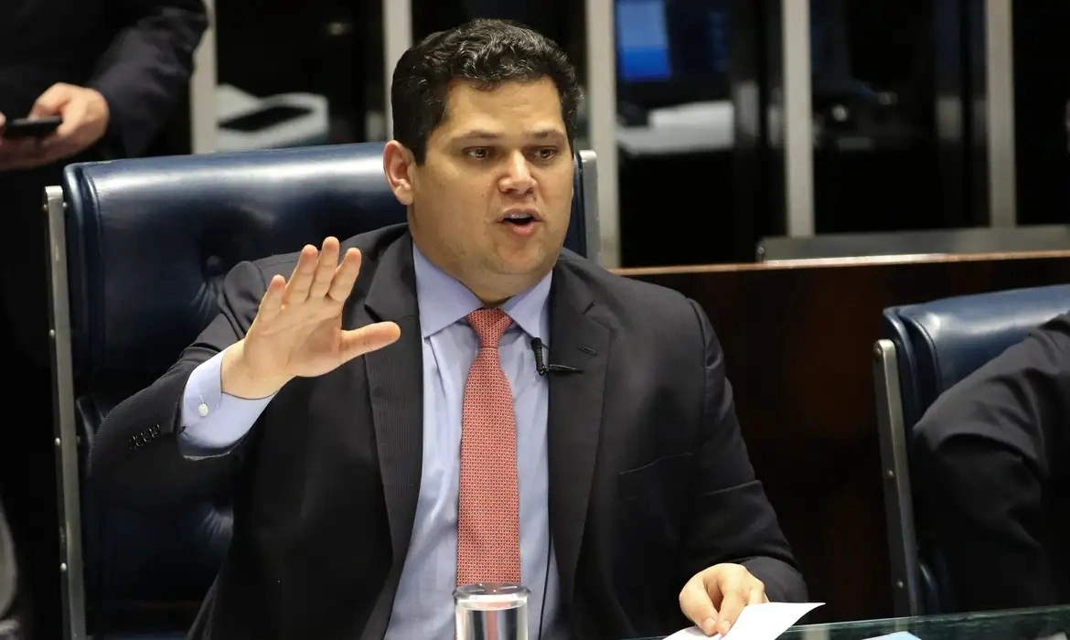 Prazo de Lula acaba e Congresso promulga nova lei sobre dosimetria de penas