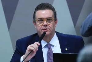 Ministro da Previdência promete zerar fila do INSS e anuncia pacote para acelerar atendimentos