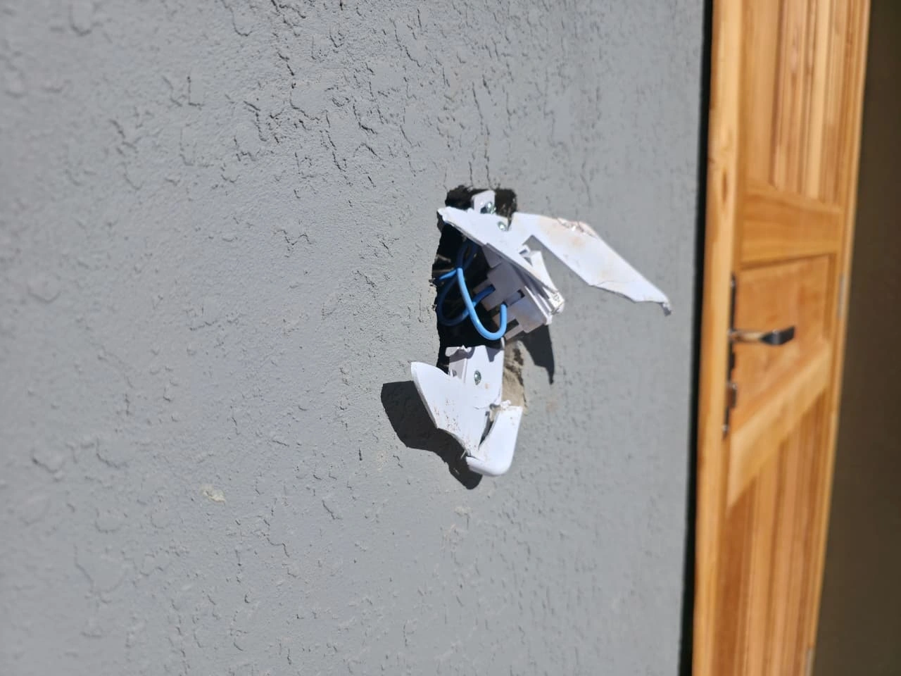 Casas do Programa Pró-Moradia são alvo de vandalismo em Nova Santa Rosa