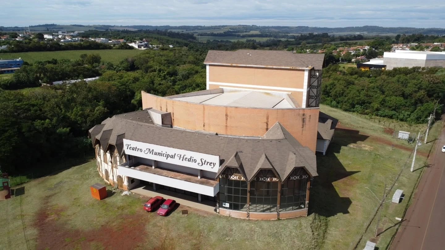 Obras para a conclusão do Teatro Municipal Hedio Strey serão iniciadas em Marechal Rondon