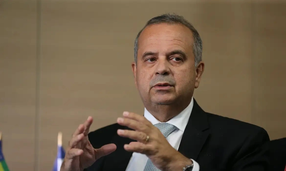 Não há especulação para substituir candidatura de Flávio, diz Marinho