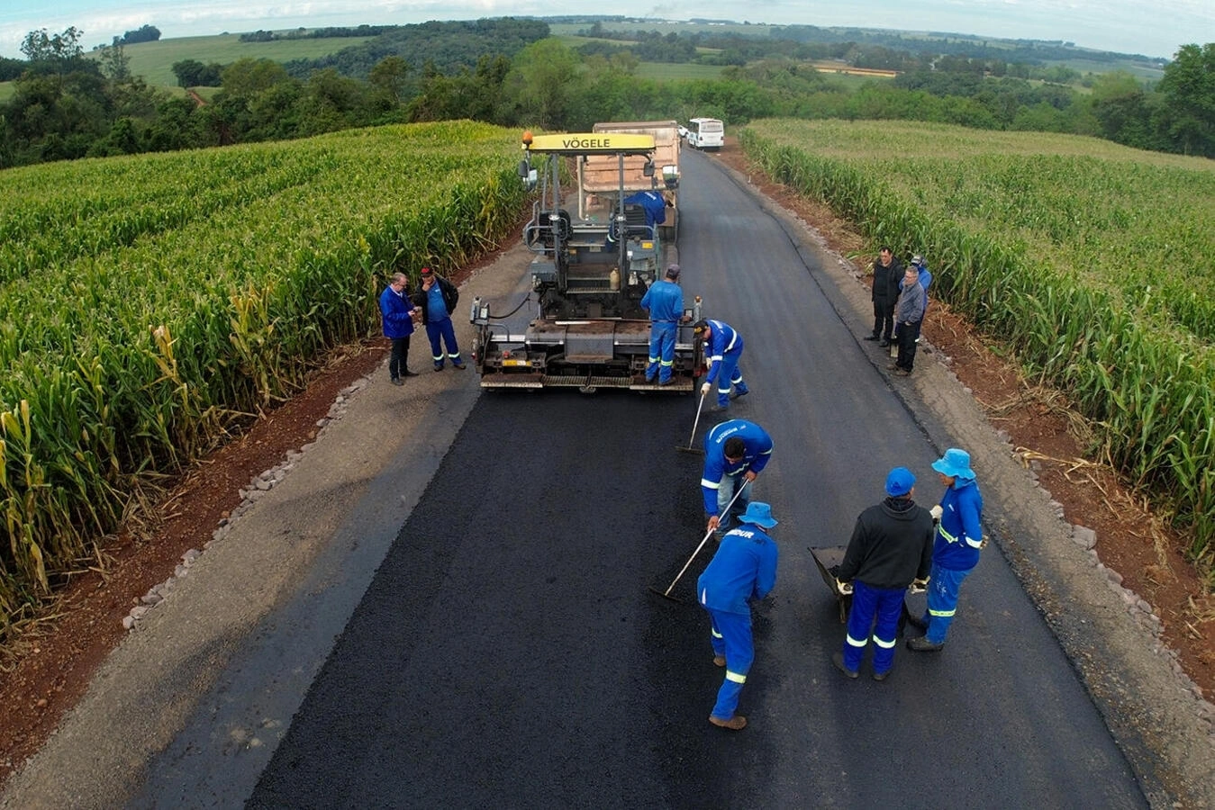 Com R$ 22,7 mi investidos em asfalto, Toledo aprimora a infraestrutura rural