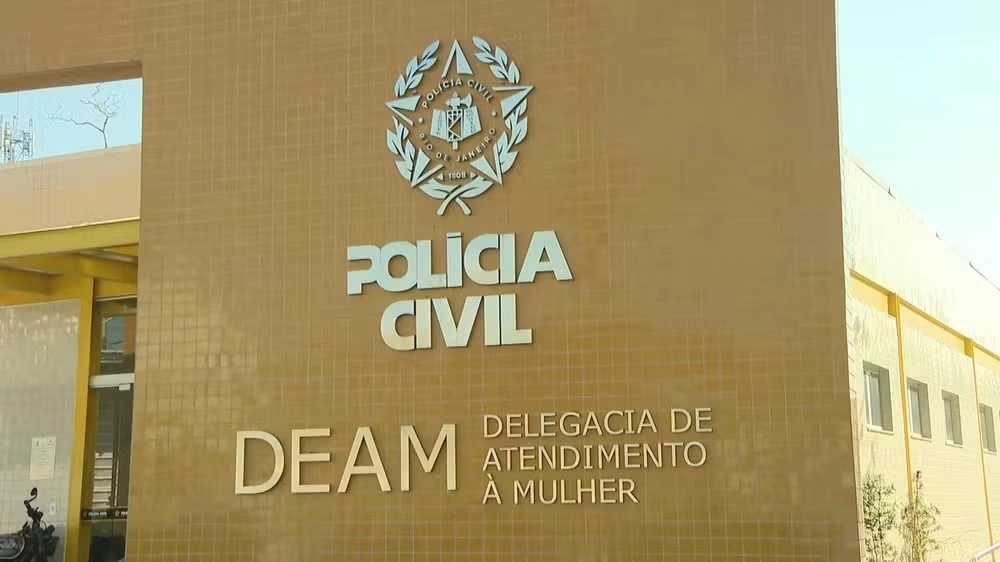 Menina de 12 anos denuncia estupro coletivo por oito menores  no RJ