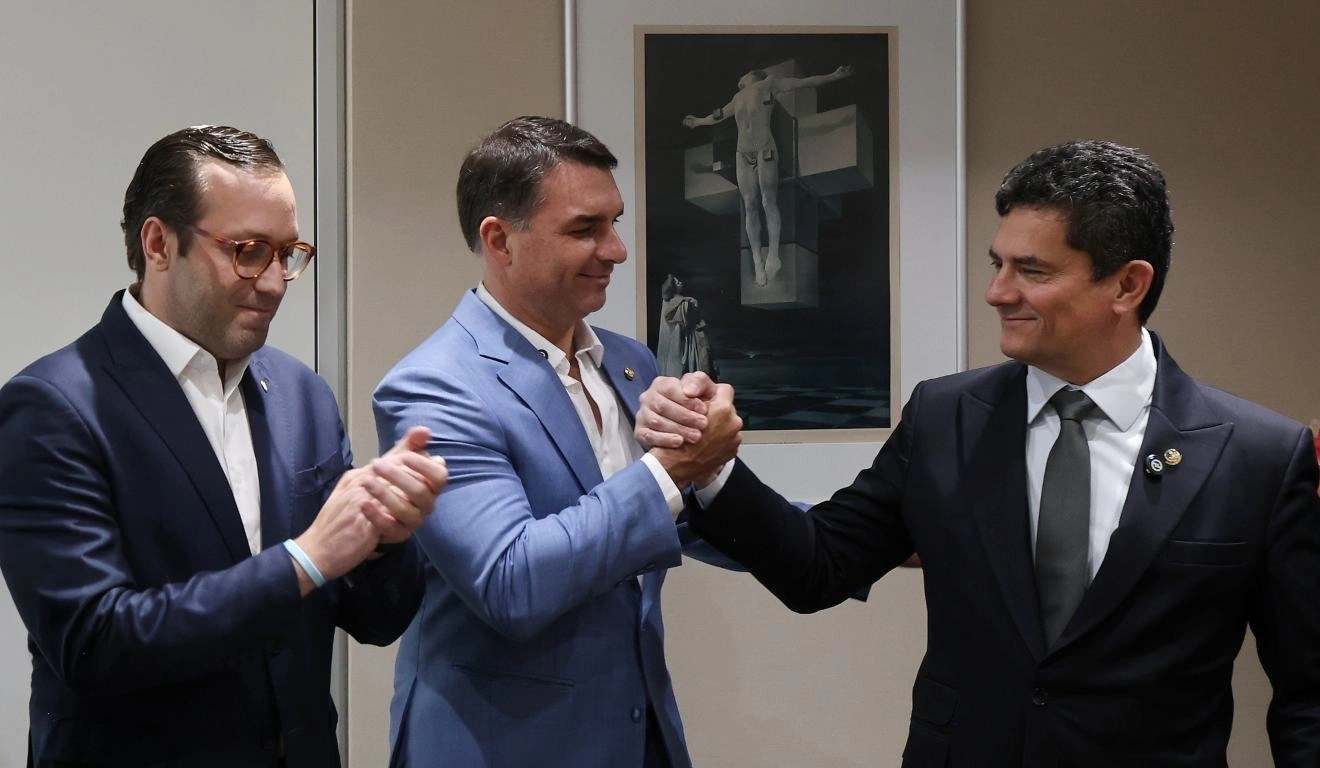 Flávio Bolsonaro vem a Curitiba no dia 29 para evento do PL