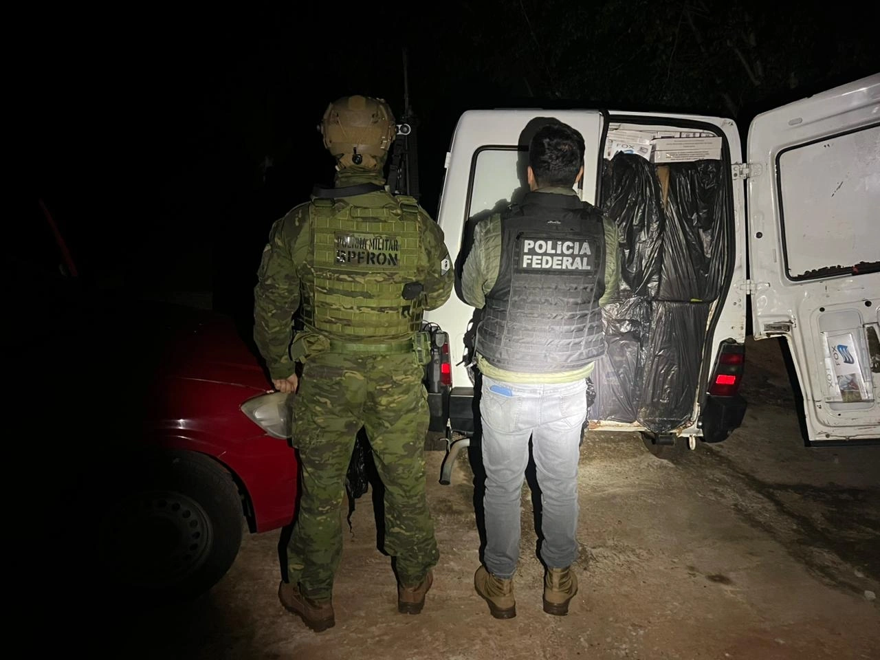 Policiais apreendem 4,5 mil pacotes de cigarros contrabandeados em Itaipulândia
