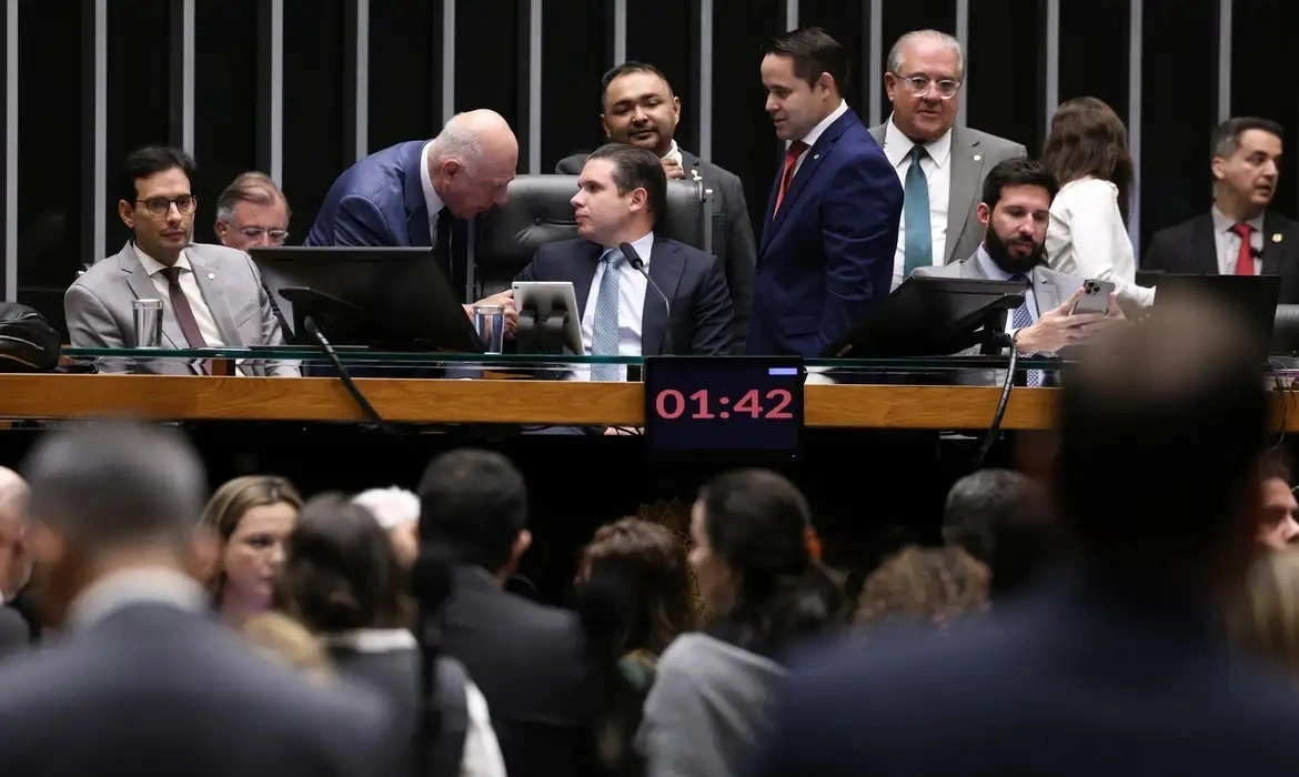 Escala 6x1: relatório deve ser apresentado na próxima segunda-feira