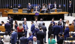 Congresso derruba vetos de Lula e libera doações durante campanha eleitoral