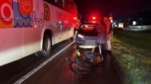 Ciclista fica gravemente ferido após ser atingido por carro na BR-277 em Cascavel