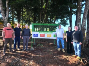 PEVs são instalados na área rural do município para fortalecer a coleta seletiva em Nova Santa Rosa