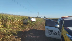 Saveiro capota na PR-182 entre Toledo e Maripá; motorista não é localizado