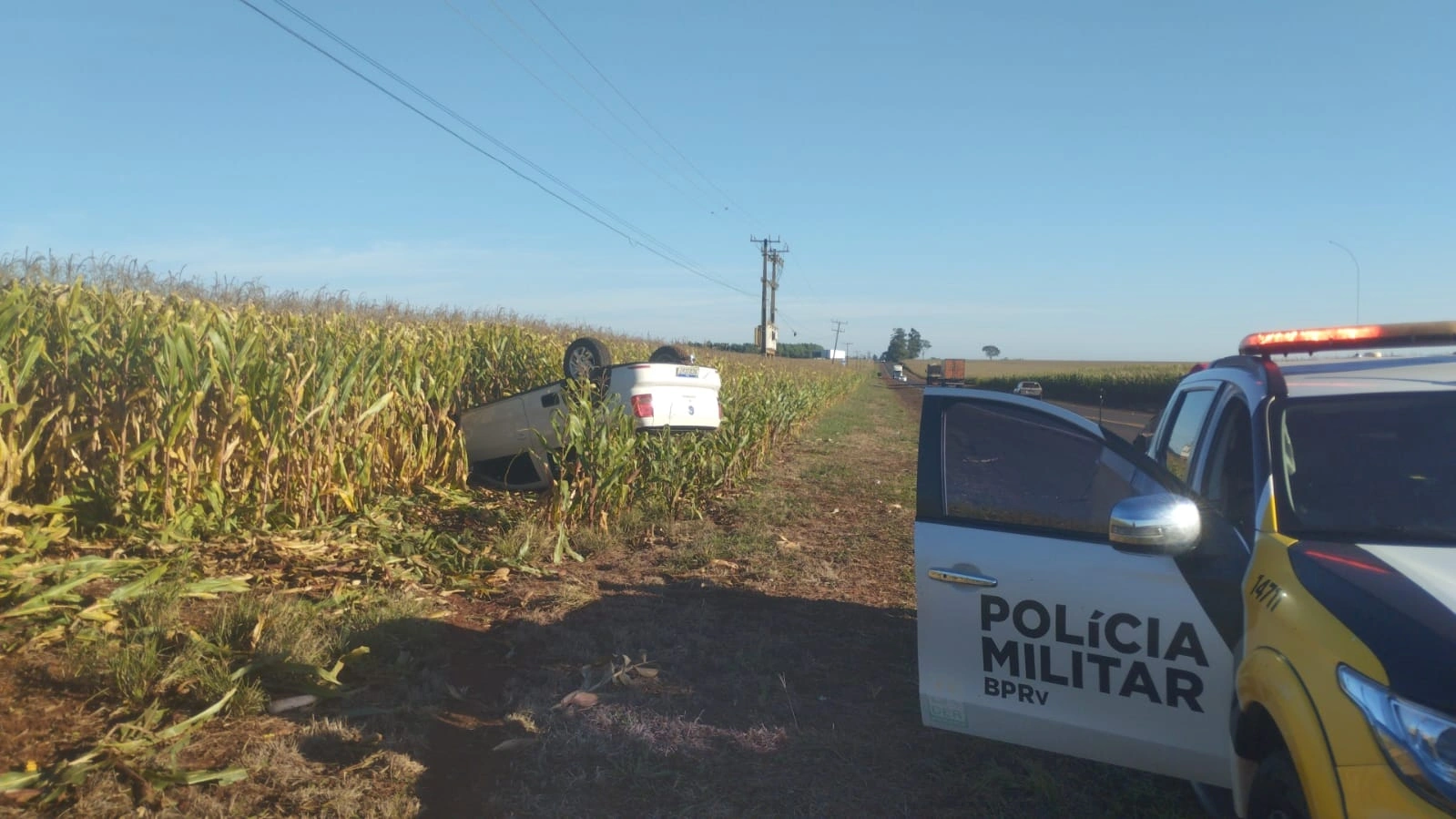 Saveiro capota na PR-182 entre Toledo e Maripá; motorista não é localizado
