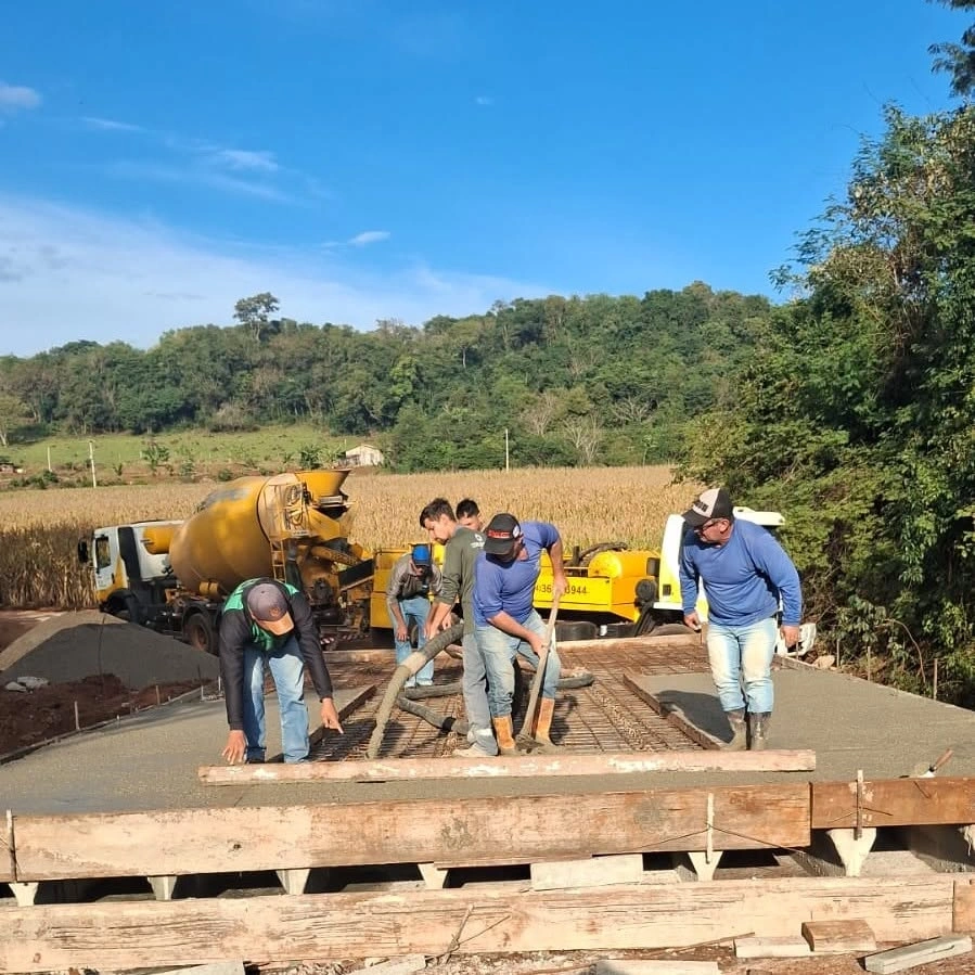 Ponte entre Marechal Cândido Rondon e Mercedes é concretada