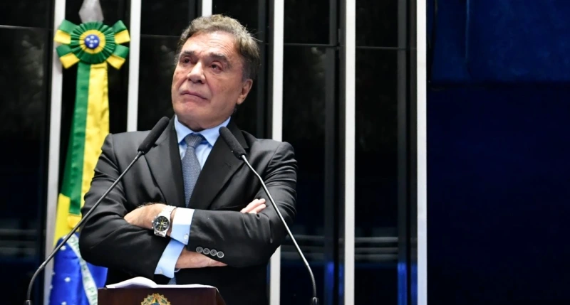 Alvaro Dias lidera ao Senado no PR e 2ª vaga tem disputa acirrada