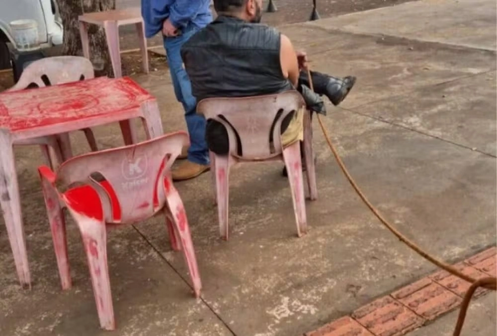 Homem é amarrado a cadeira após se recusar a pagar pastéis de R$ 8 em MS