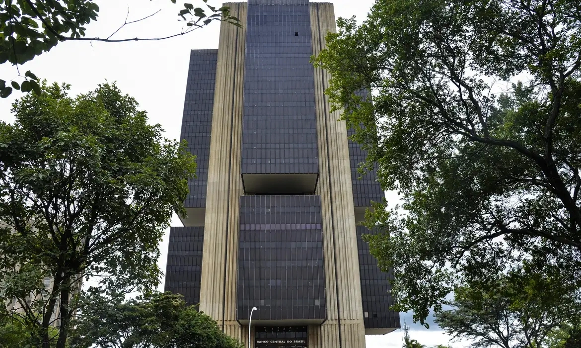 CCJ do Senado aprova proposta que amplia autonomia do Banco Central
