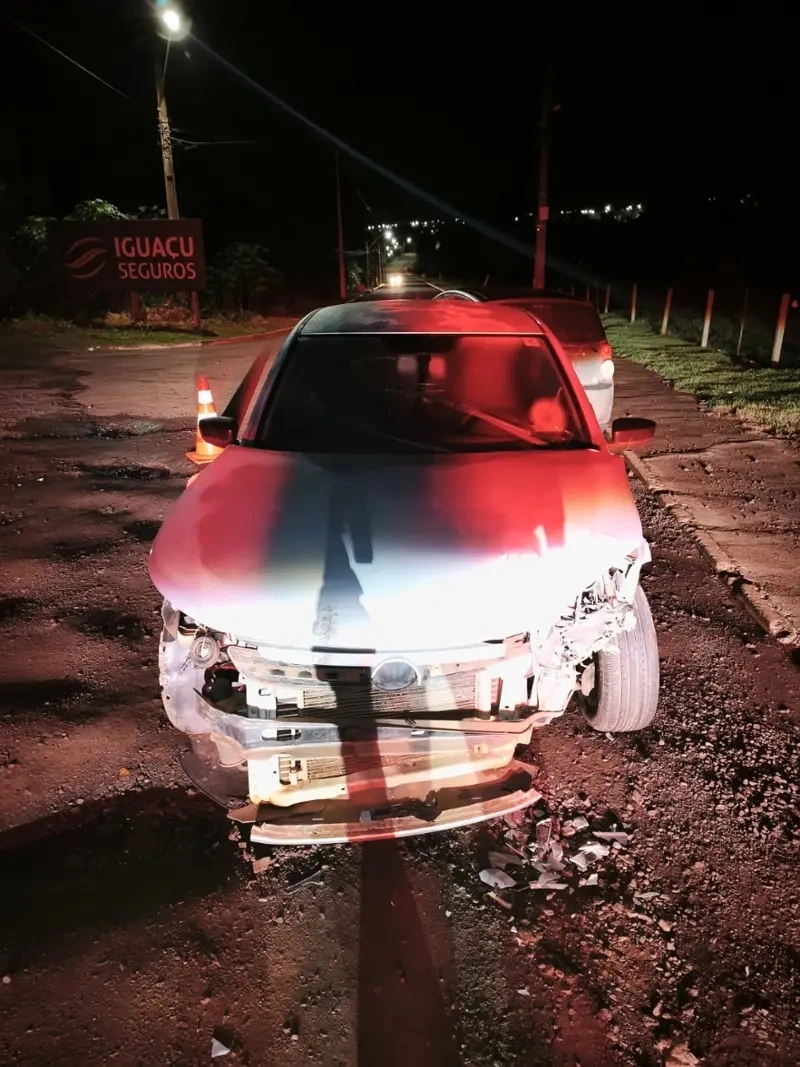 Batida frontal deixa duas pessoas feridas na PR-180, em Cafelândia