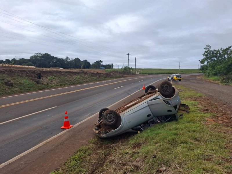 Capotamento na PRC-467 deixa cinco pessoas feridas em Marechal Cândido Rondon