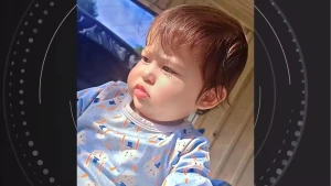 Bebê de um ano morre no Paraná após carro da família capotar e parar a mais de 60 metros da rodovia