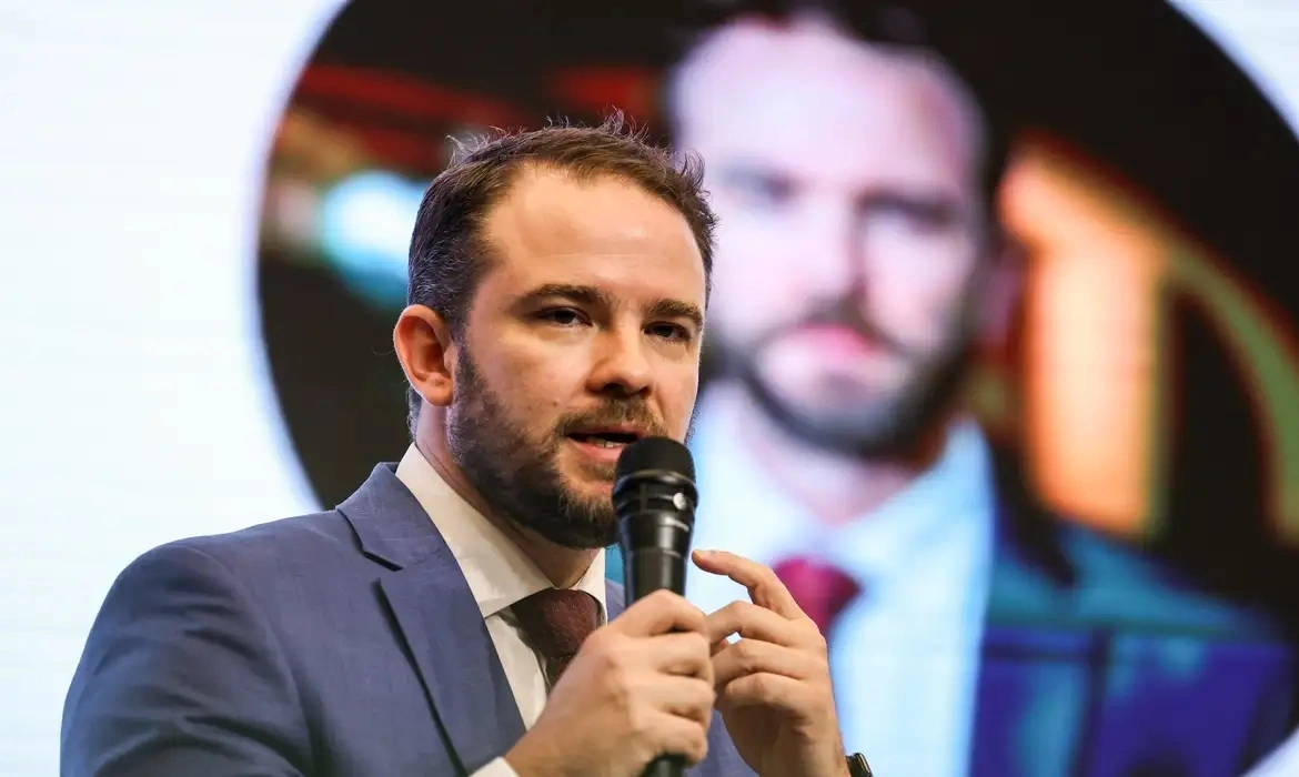 Novo Desenrola mira quem está com as contas em dia