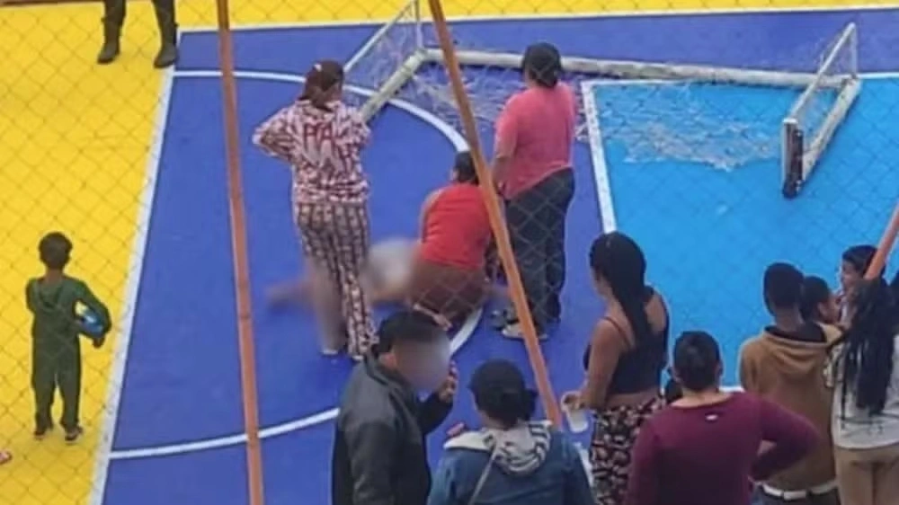 Morre menino atingido na cabeça por trave em quadra esportiva em SC