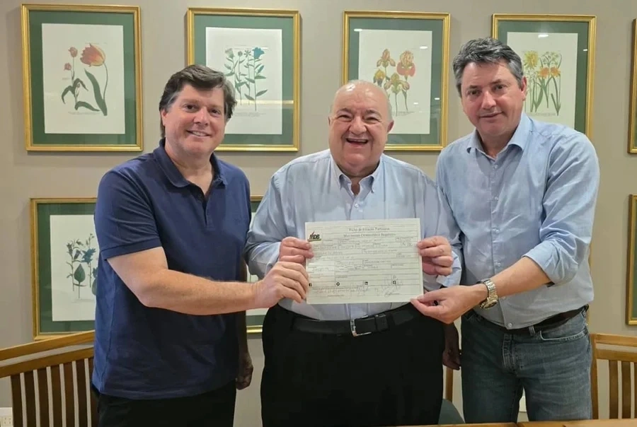 Após aceno de Ratinho e do PSD, MDB mantêm apoio à candidatura de Greca