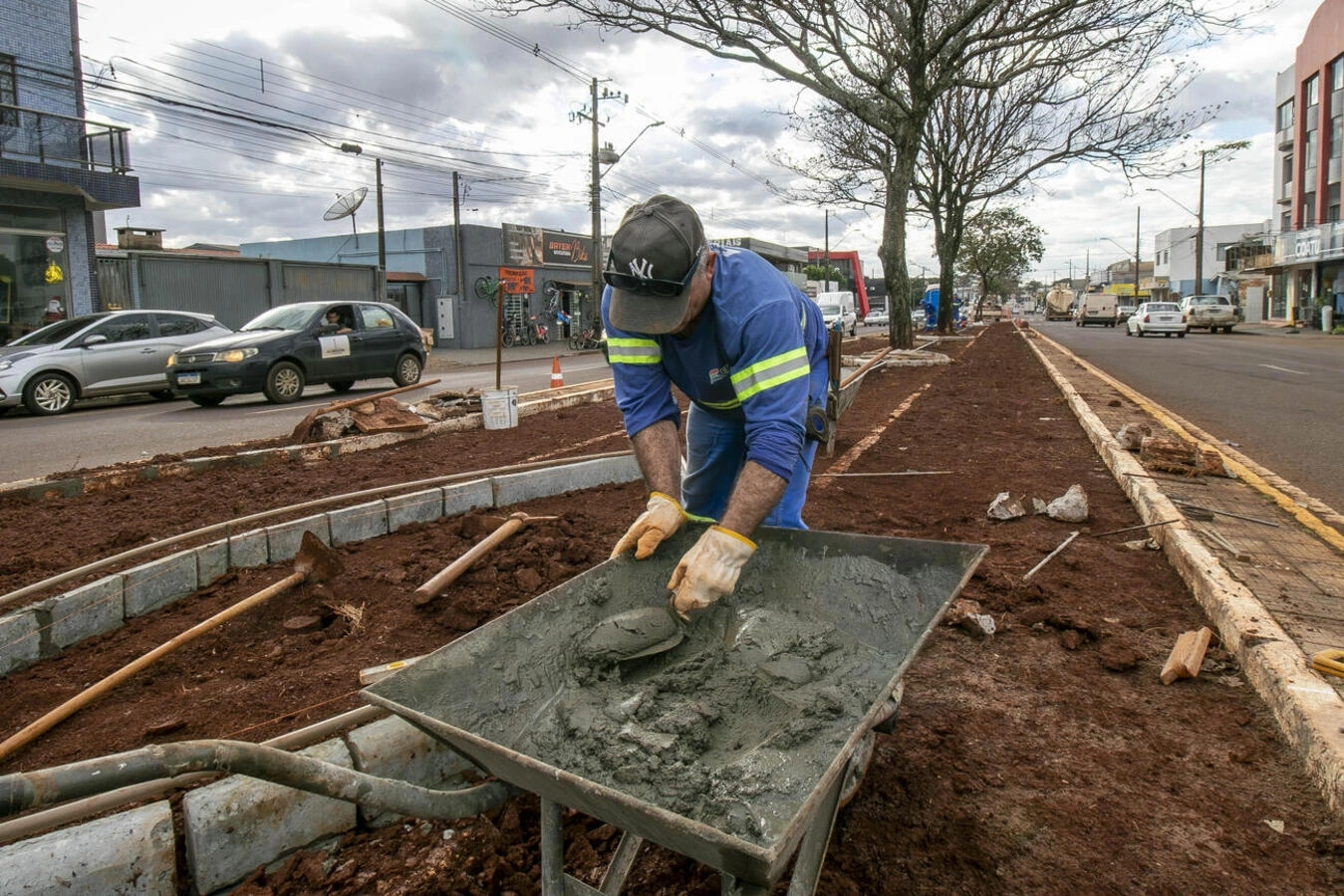 6a46e8c44e317-obras_canteiro_central_parigot_de_souza_020726_fot