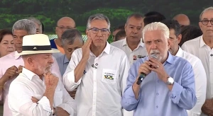 Lula chama Wagner de irmão em meio a investigações do Master