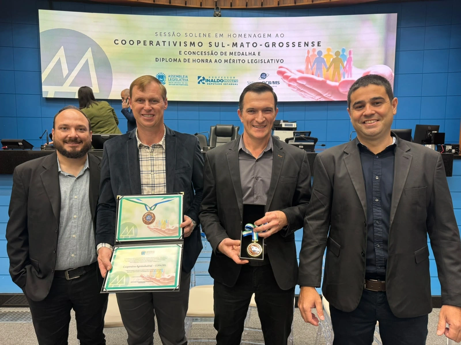 Copagril recebe Medalha do Mérito Legislativo em homenagem ao Cooperativismo Sul-Mato-Grossense