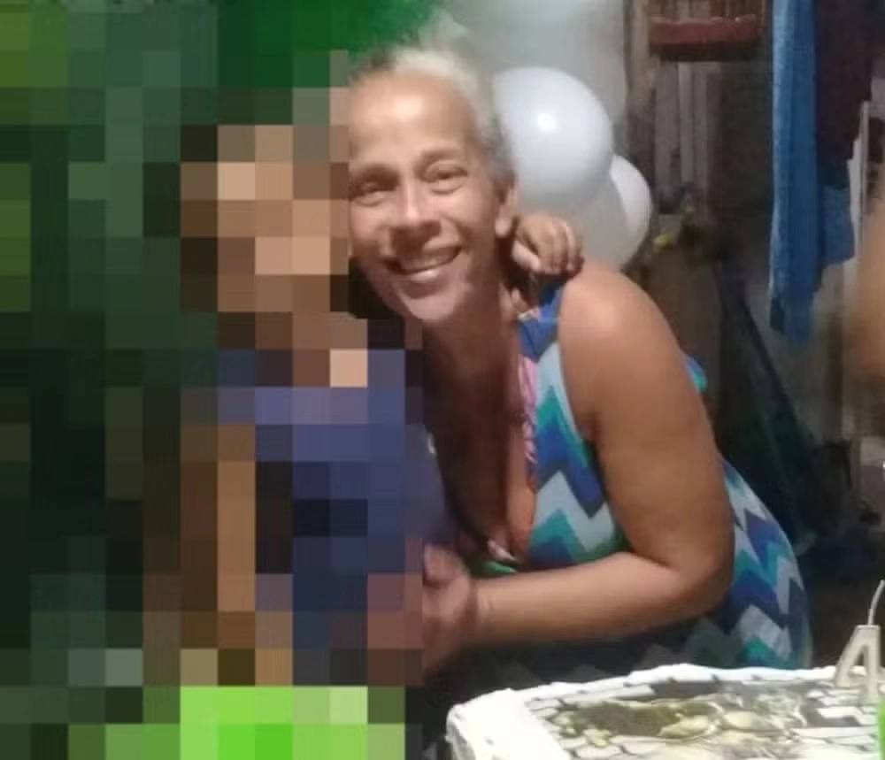 Bebê é encontrado mamando em mulher morta pelo marido no interior de MG