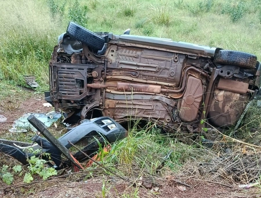 Jovem de 18 anos morre após carro atingir árvore na PR-495, em Missal
